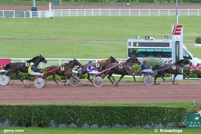 30/06/2016 - Enghien - Prix de la Place du Commerce (gr A) : Ankunft