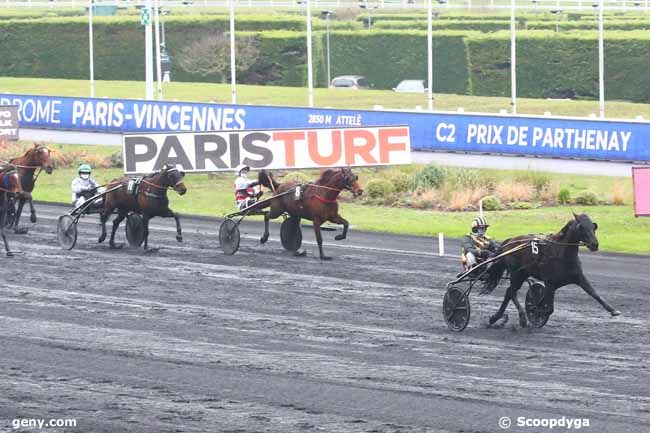 24/12/2021 - Vincennes - Prix de Parthenay : Arrivée