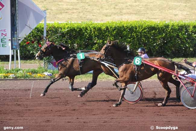 04/05/2011 - Lyon-La Soie - Prix de Bohlen : Ankunft