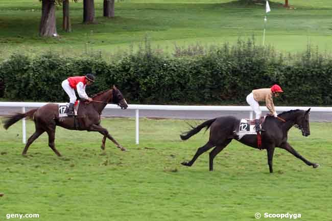 04/10/2010 - Maisons-Laffitte - Prix de l'Etoile du Bon Secours : Ankunft