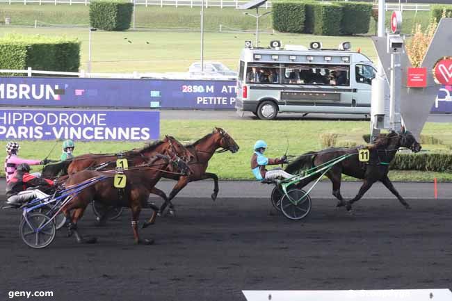 02/11/2023 - Vincennes - Prix d'Embrun : Arrivée